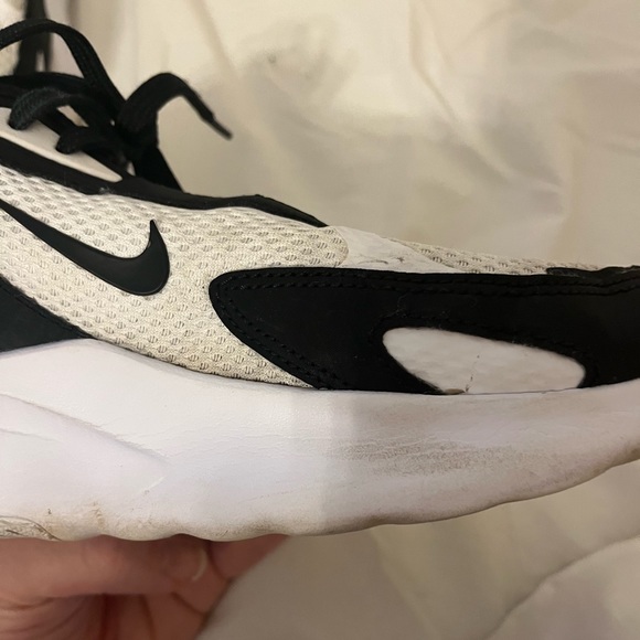Nike Air Max Bolt. Black and White. Size 9. - Picture 5 of 11